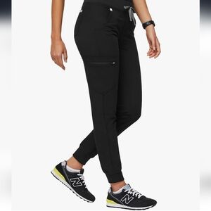 Figs Women's Black Jogger Pants In MEDIUM Petite